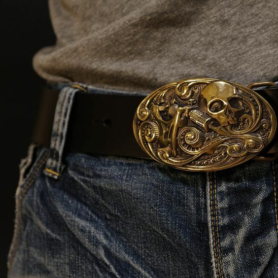 Belt buckle tattooist with skull, Tattoo machine, Skull belt buckle,