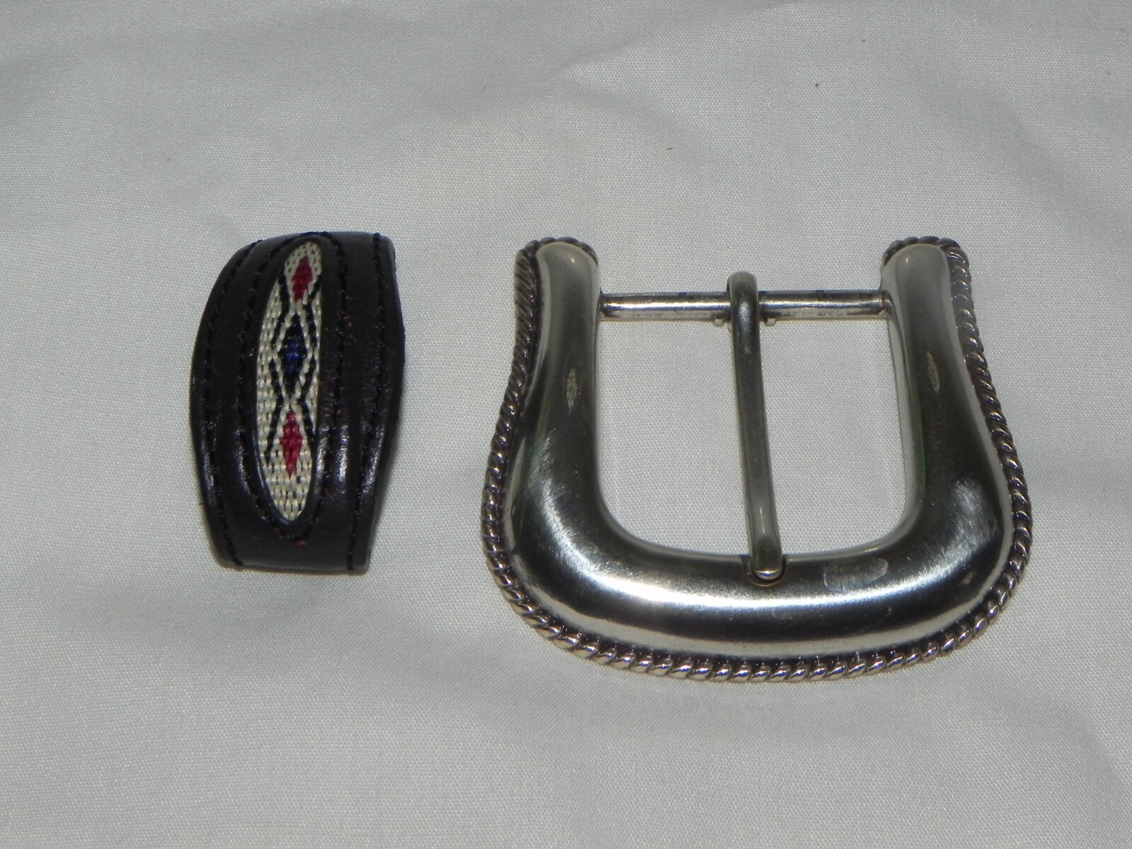 Silver Color Belt Buckle & Belt holder, Nice shape. 2-1/4&Prime;