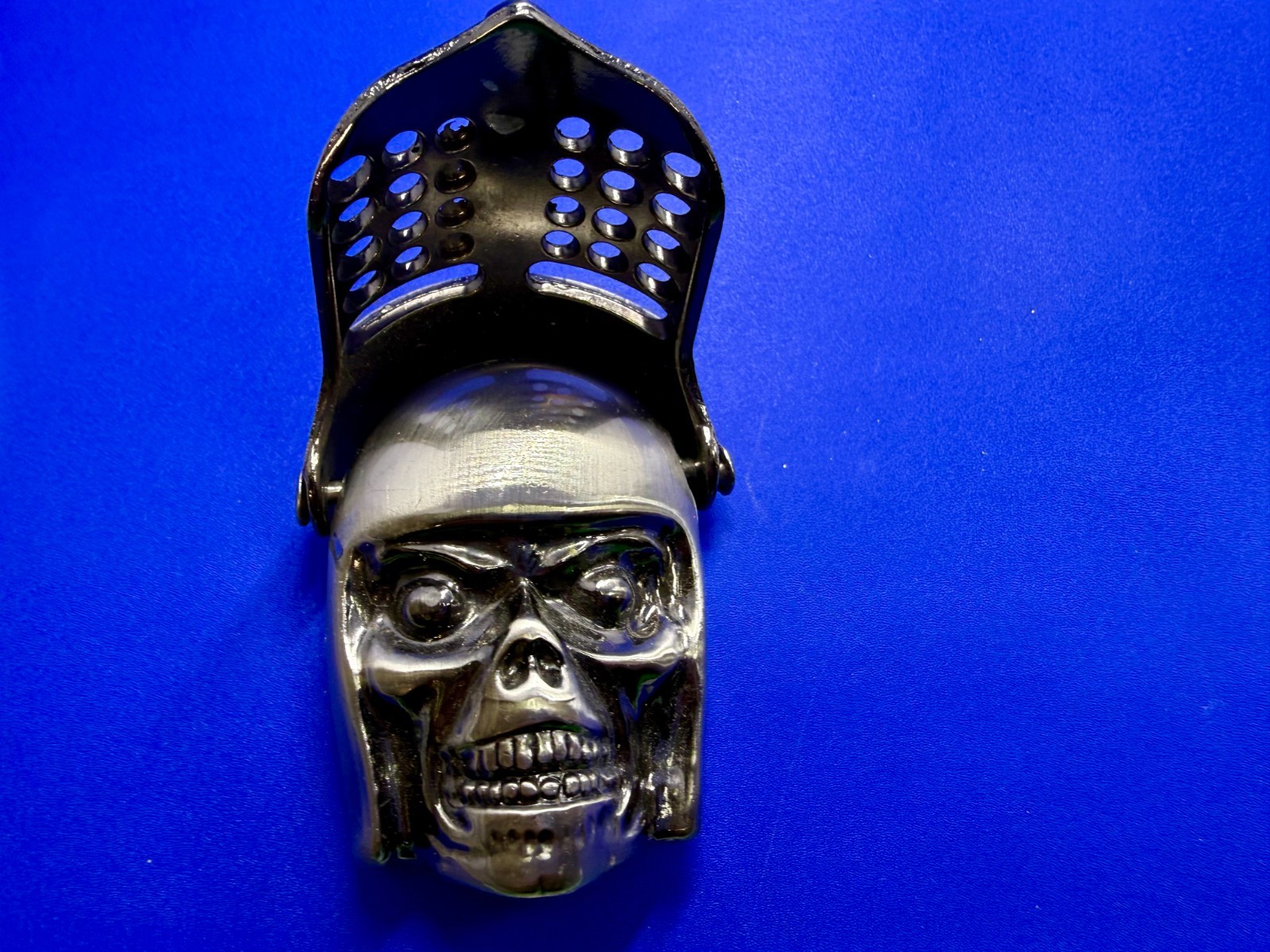 Skull Wearing Hinged Knights Helmet Medieval Figural Moving Shield Belt Buckle