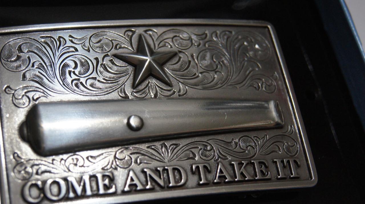 Nocona Silver Toned « Come and take it » Canon Belt Buckle 37103