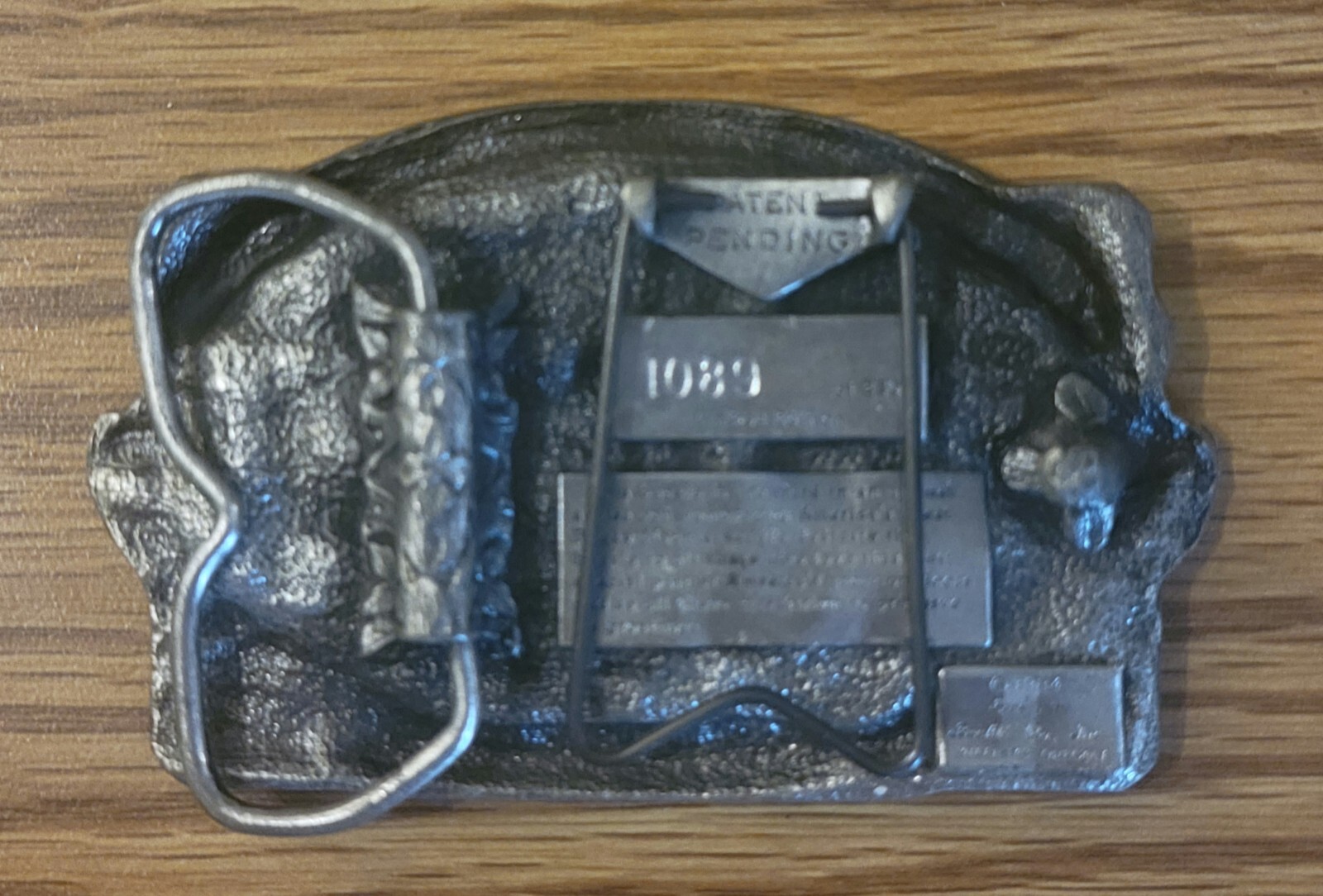Vintage 1984 Siskiyou « The Rocky Mountains » Commemorative Belt Buckle w/Stand