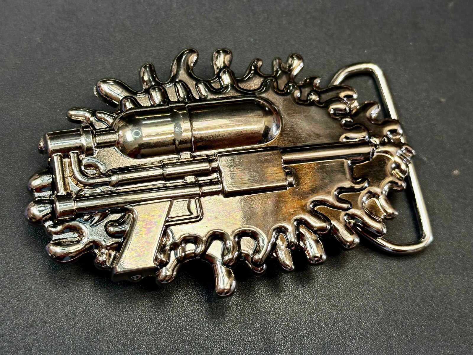 Water Squirt Gun – Alien Martian Shooter! Silver color 2005 SMC Gun Belt Buckle
