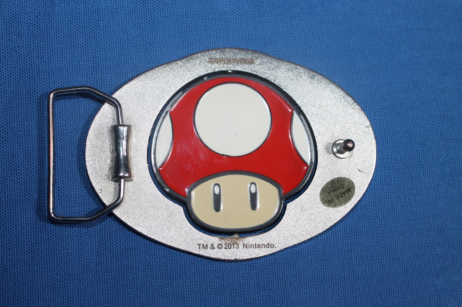 Nintendo 2013 Super Mario Reversible Mushroom Belt Buckle Green Red Enamel
