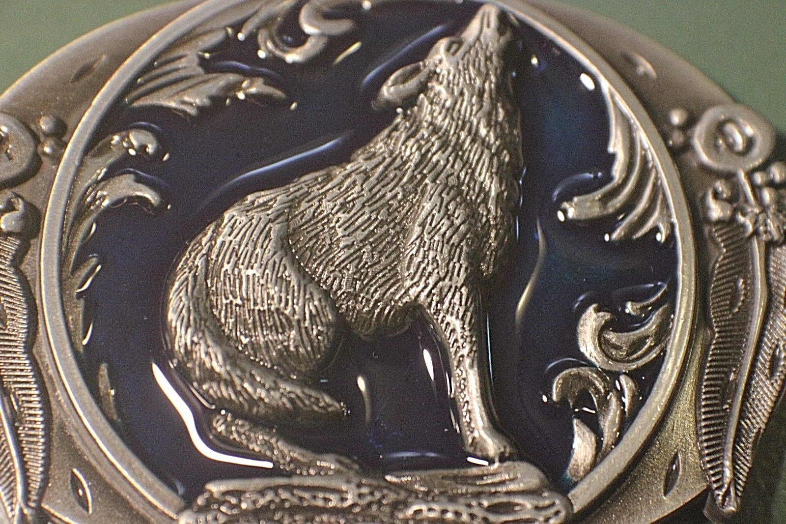 WOLF Howling antique silver dark blu color outdoors man hunting Beautiful buckle