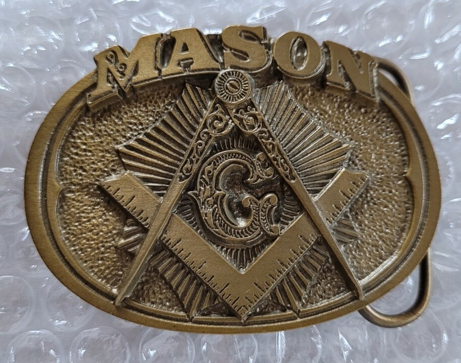 MASON MASONIC SQUARE COMPASS BLUE LODGE G BRASS COLOR FINISH BELT BUCKLE 1985