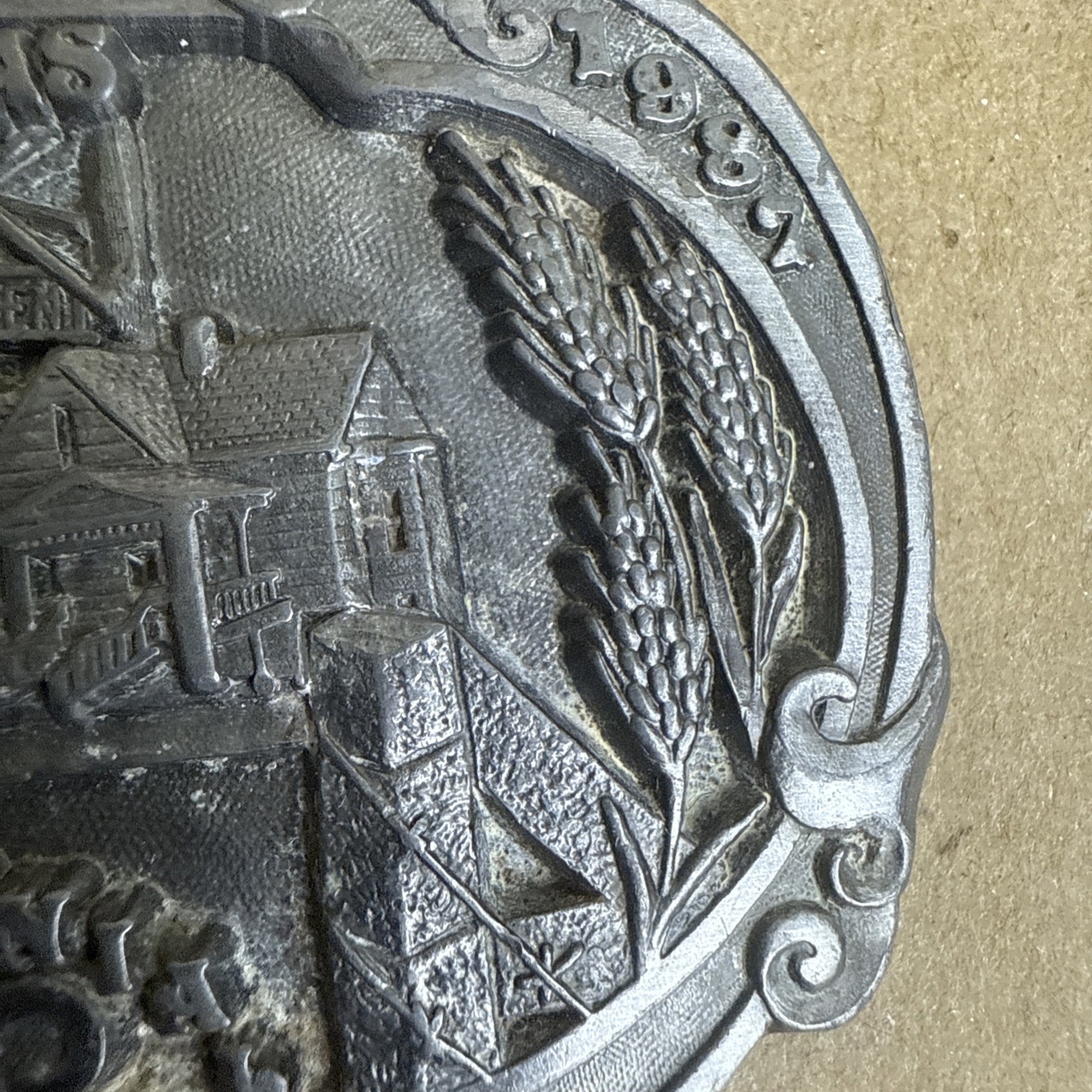 Lucas Kansas 1987 Centennial Garden Of Eden Metal Belt Buckle Dart (281/500)
