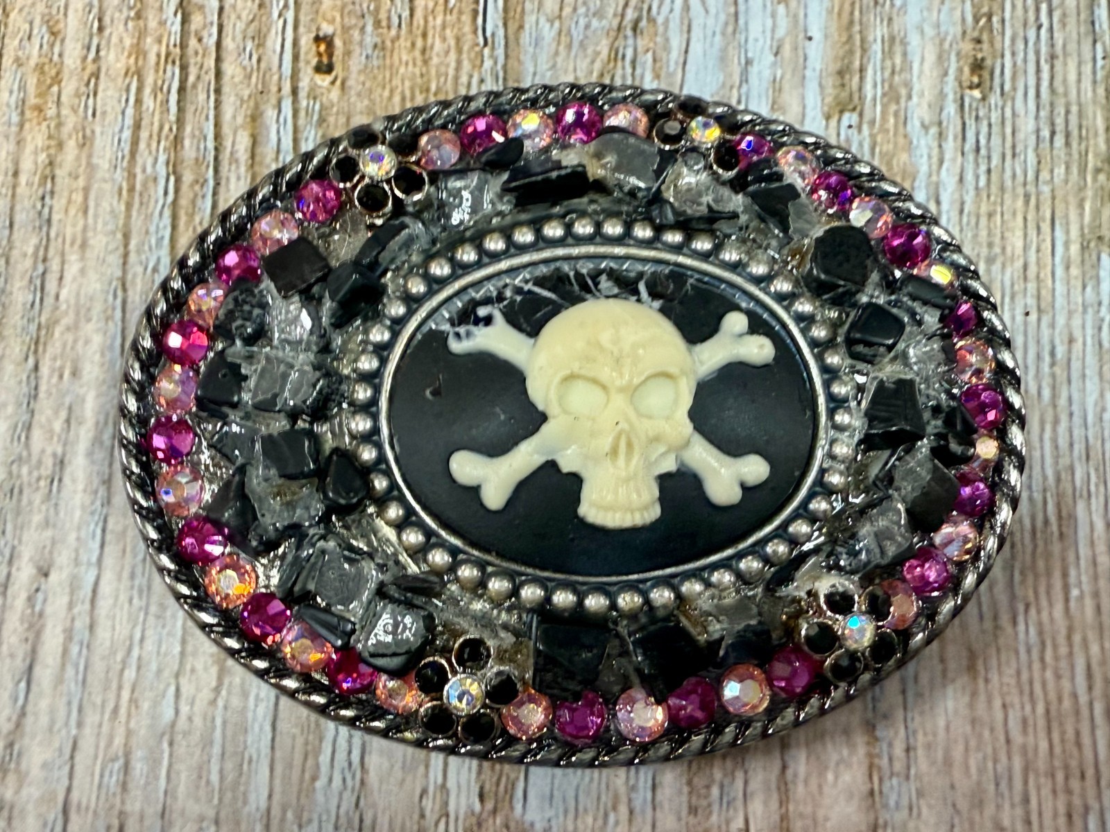 Skull Crossbones White Enamel Rhinestone Halloween Gothic Punk Vibe Belt Buckle