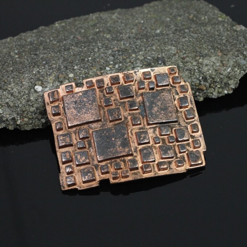 Rustic Copper Belt Buckle With Geometric Relief Design For Jeans