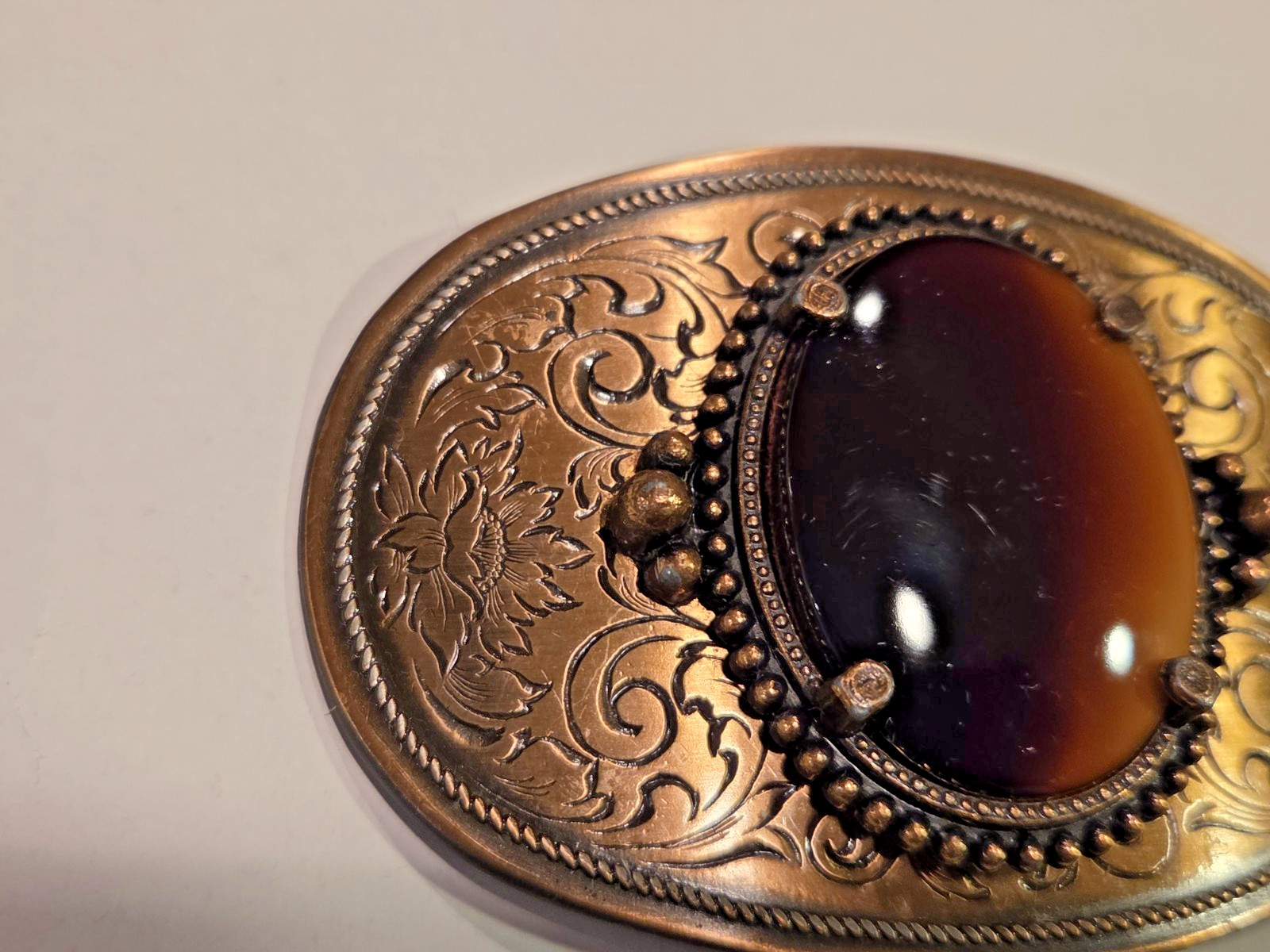 Vintage – Tiger&rsquo;s Eye Gemstone Belt Buckle – Bronze color w/Decorative Engraving