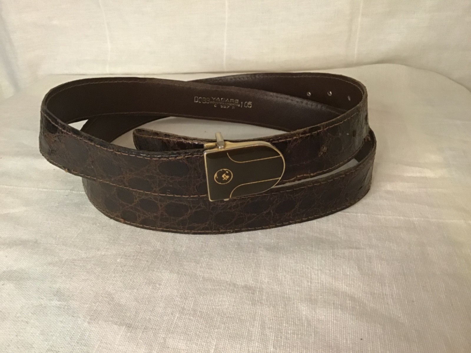 Yacare Industrias Argentinas Belt. Metal Buckle Genuine Alligator Skin 46” x1”