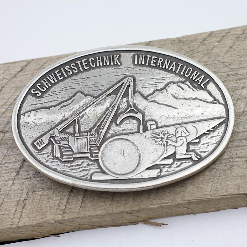 Rustic Industrial Belt Buckle in Vintage Yellow – Metal Design
