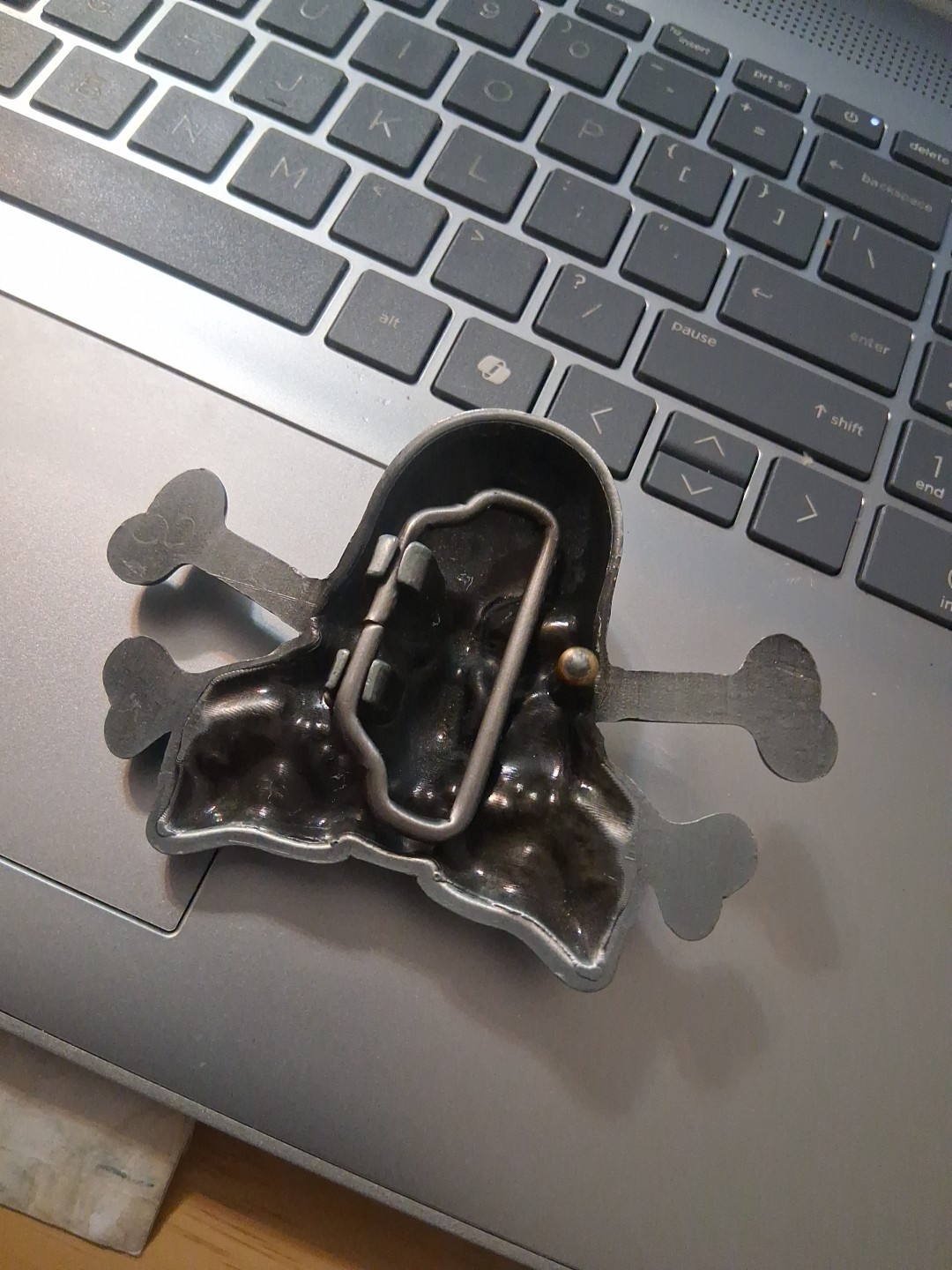 Skull & Crossbones Belt Buckle Silver Tone Gothic Biker Punk Unmarked