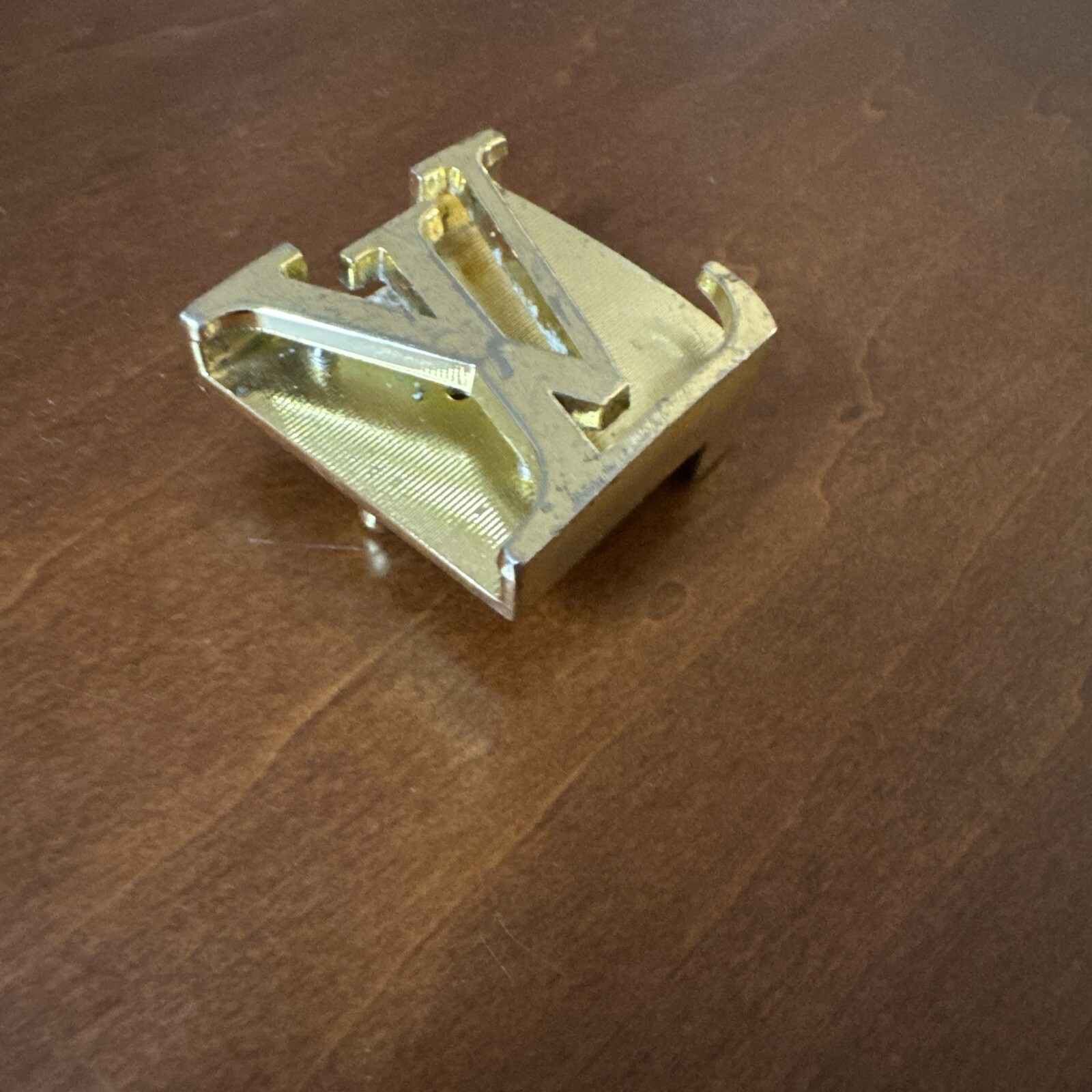 Louis Vuitton Gold Belt Buckle Unisex 2 X 2