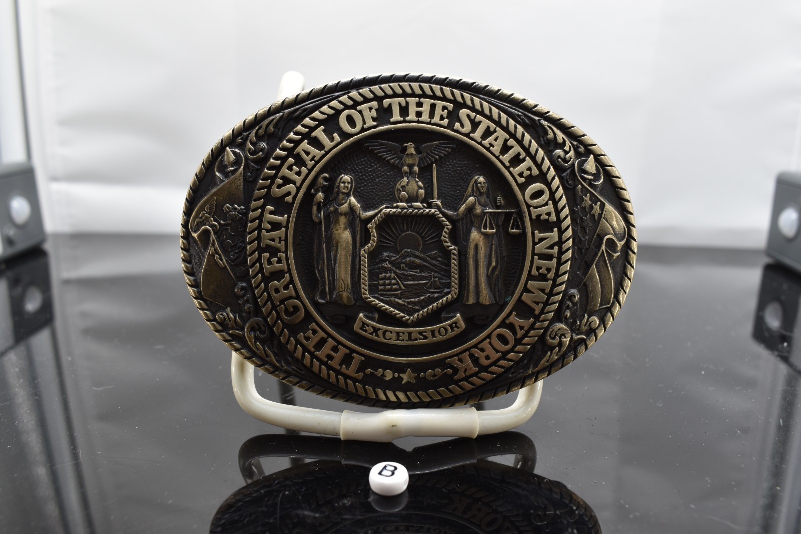 TONY LAMA GREAT STATE SEAL OF THE STATE OF NEW YORK FIRST EDITION UNWORN.[B]