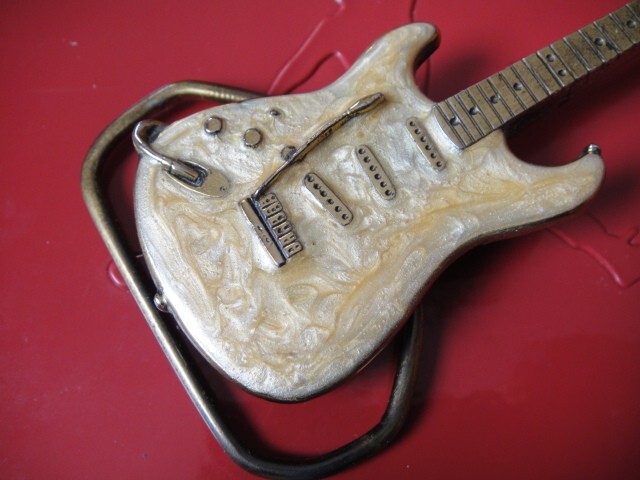 Vintage Retro 1985 3-D Enamel Electric Guitar Belt Buckle – Serial Number 1448