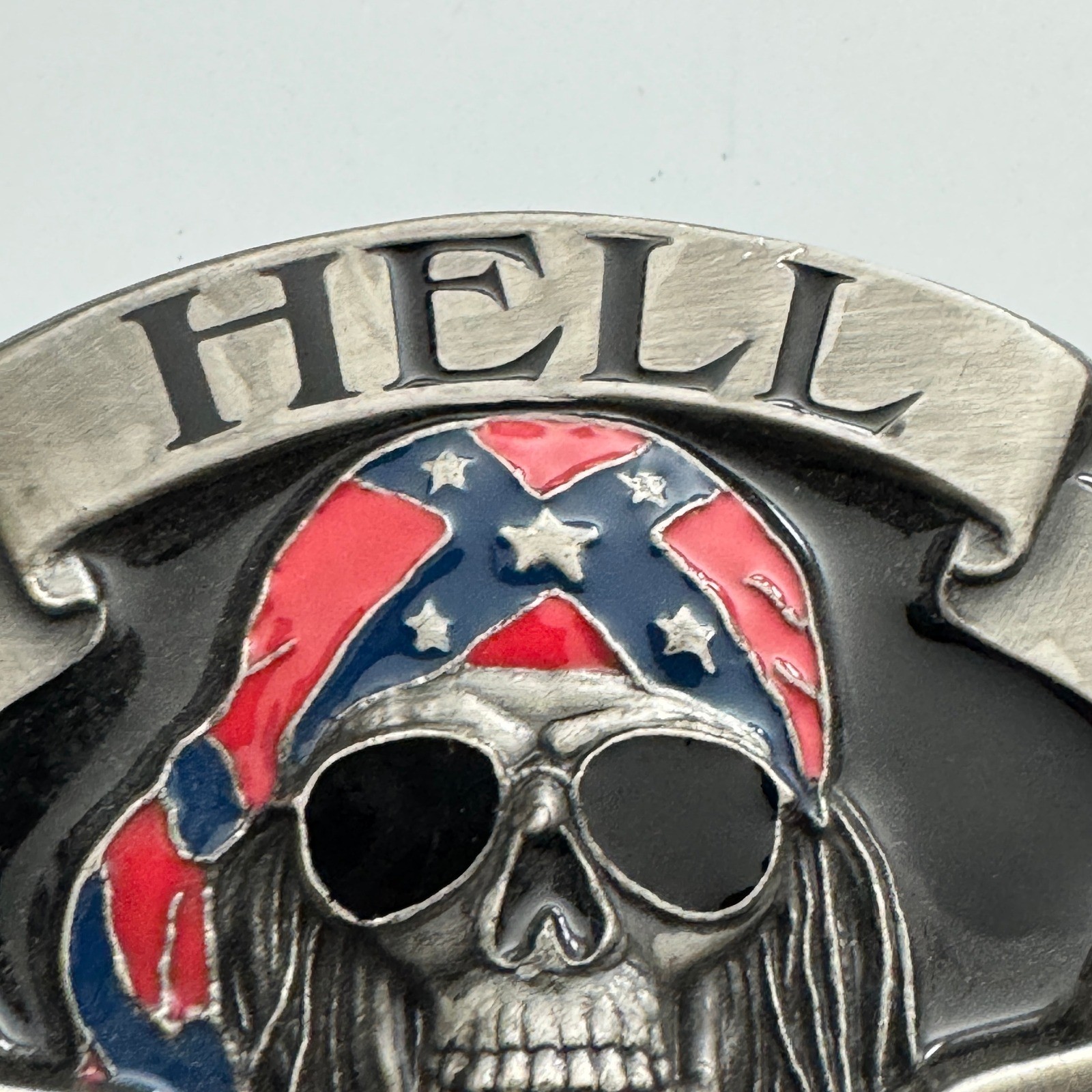 Siskiyou Hell on Wheels Skull Bandana Sunglasses Pewter Belt Buckle OS300