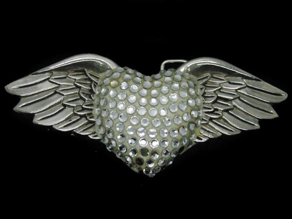 TD07138 REALLY COOL **WINGED CRYSTAL HEART** FASHION SILVERTONE BELT BUCKLE