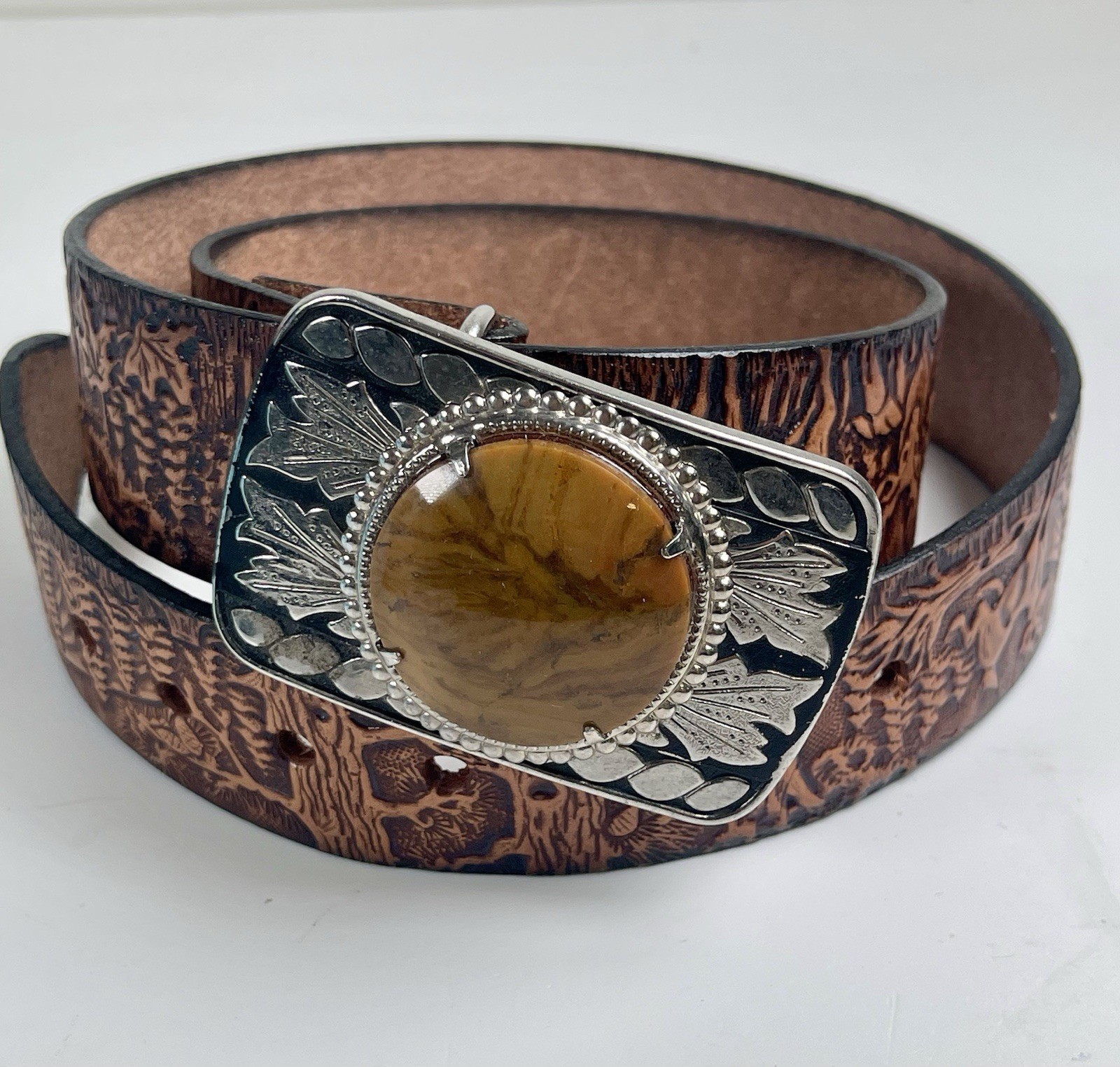Vtg Tooled Leather Western Belt & Brown Stone BUCKLE 30/34 Small Deer Woods USA