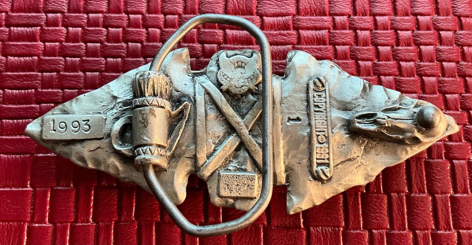 1993 New Vintage GAP Tomahawk Battle Ax Arrowhead Mens Indian Belt Buckle