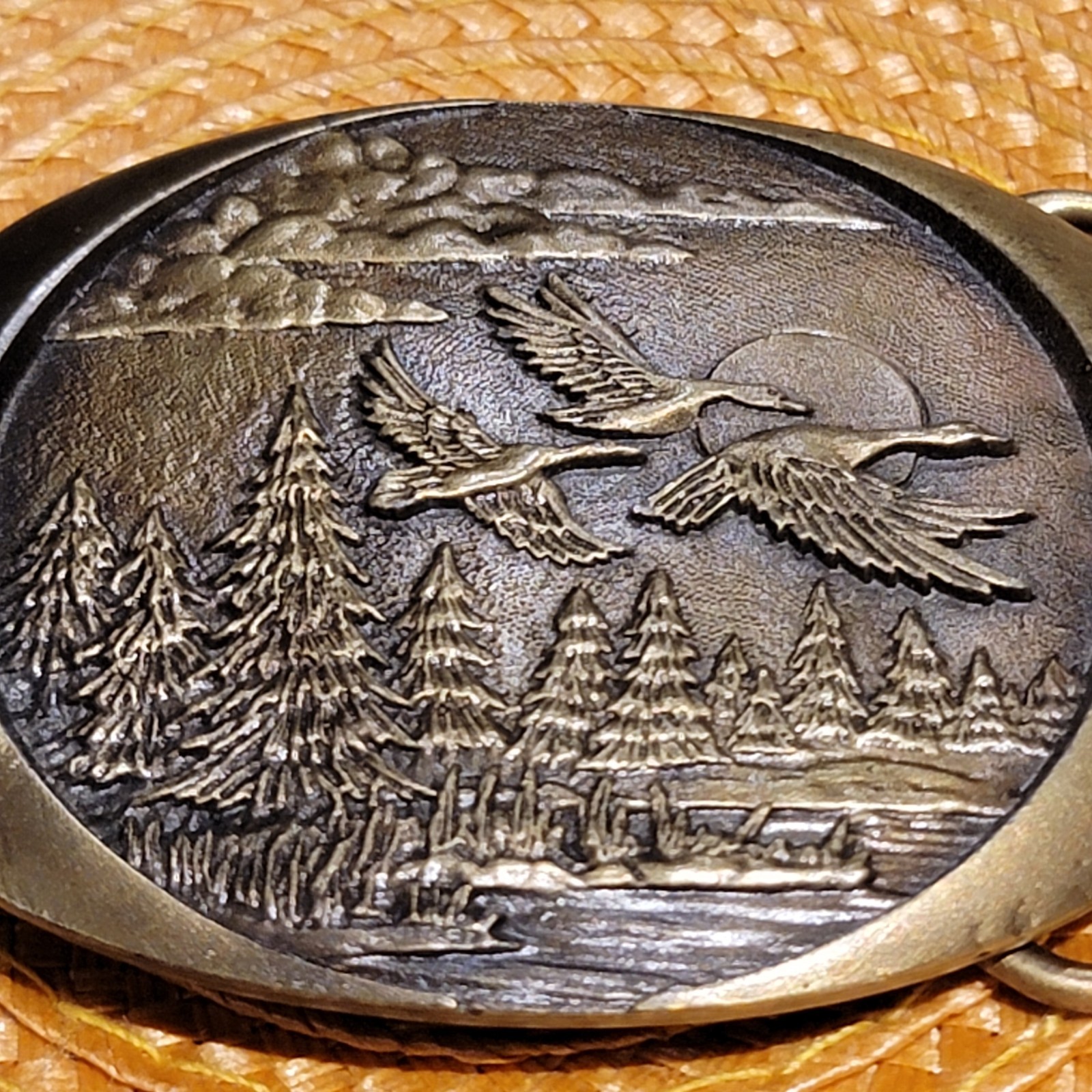 VTG 1982 Indiana Metal Craft Flying Geese Belt Buckle Brass Cowboy Nature