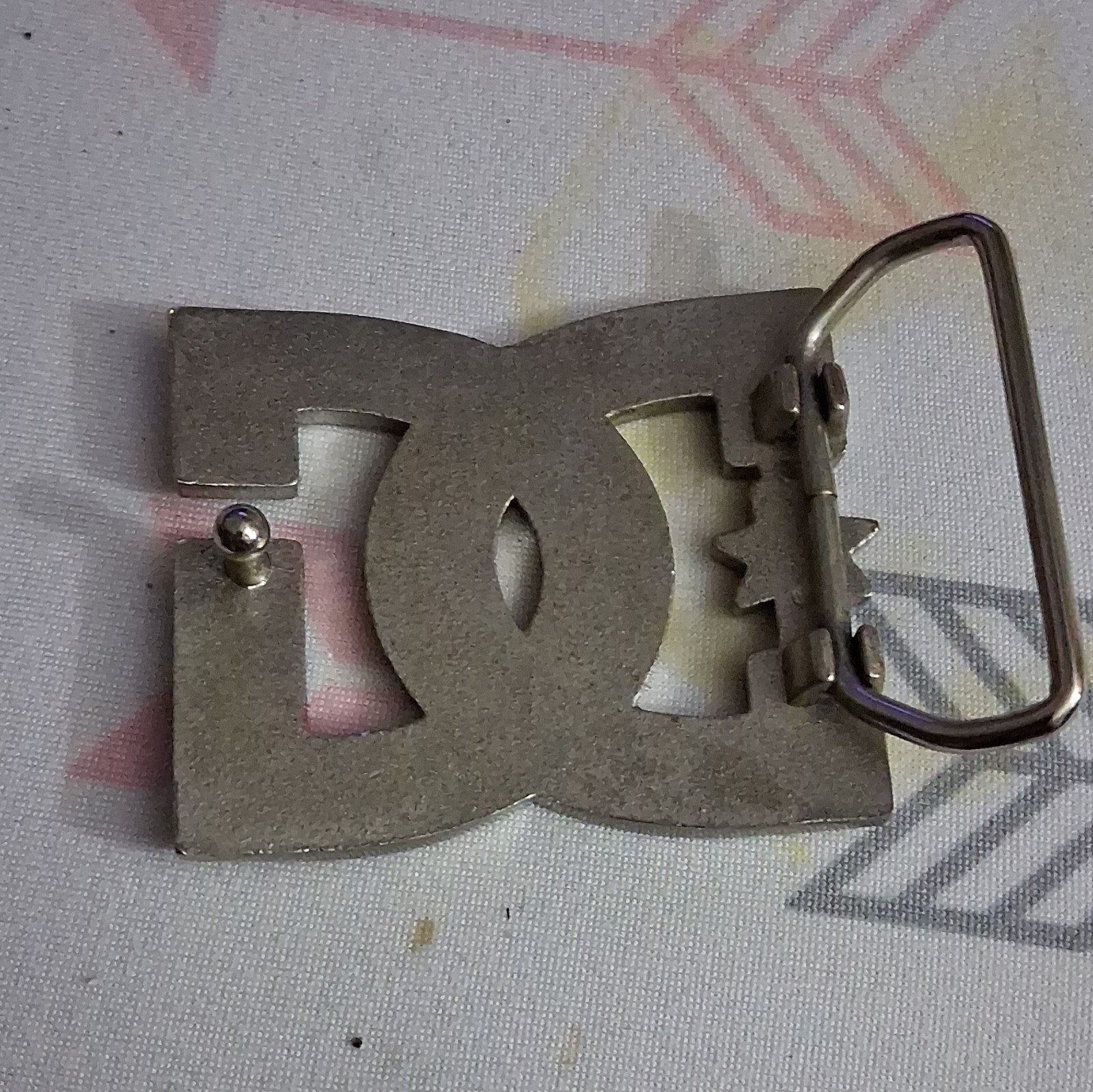 DC Shoes Silver Metal Logo Belt Buckle Clamp Closure Fits 1.5in Belt Men