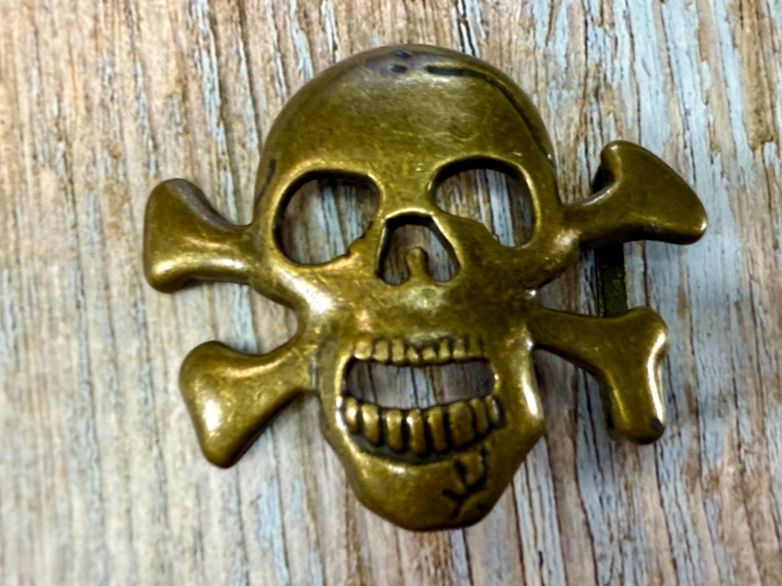 Creepy Skull Crossbones See-Trough Halloween Cutout Belt Buckle For 1.25&Prime; Belt