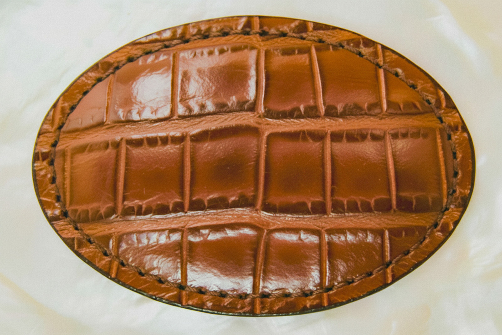 Alligator Belt Buckle Handcrafted Leather, Hand‑Painted Edges, Arisan design