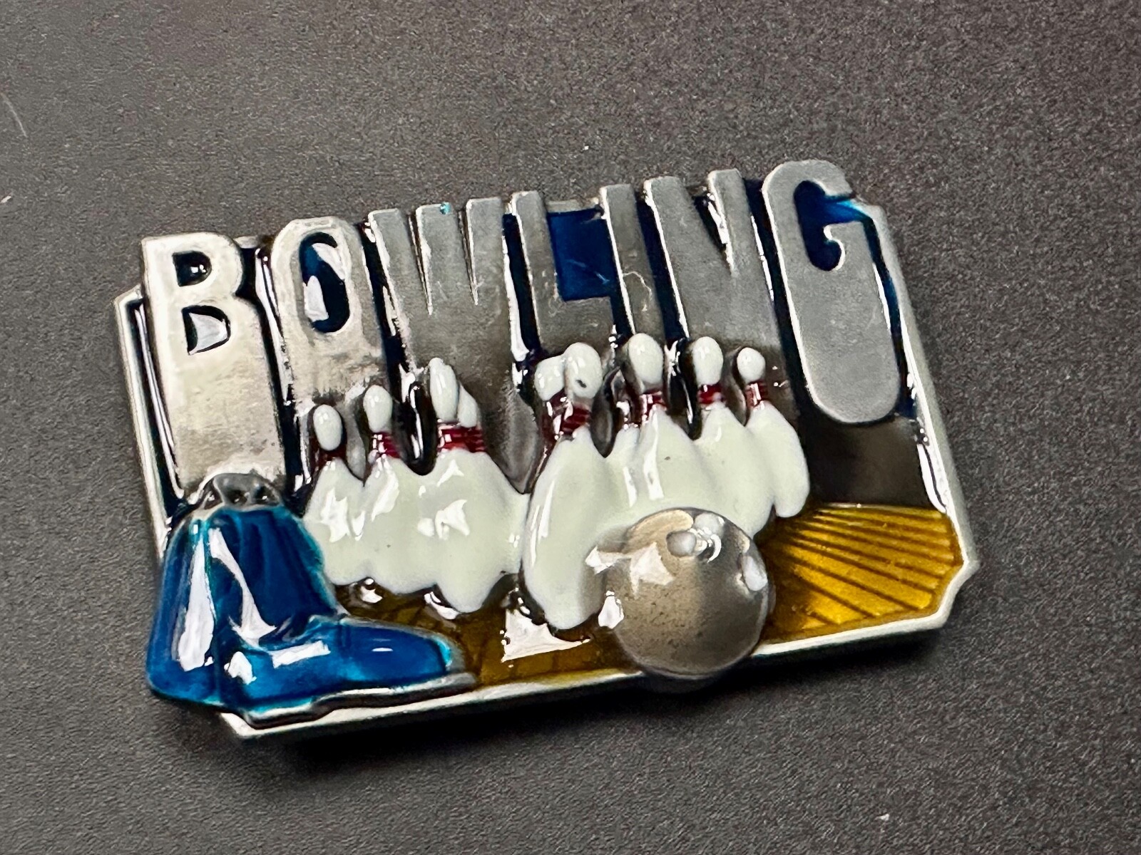 Bowling Sports Commemorative Belt Buckle – Raised Pins, Lane And Ball
