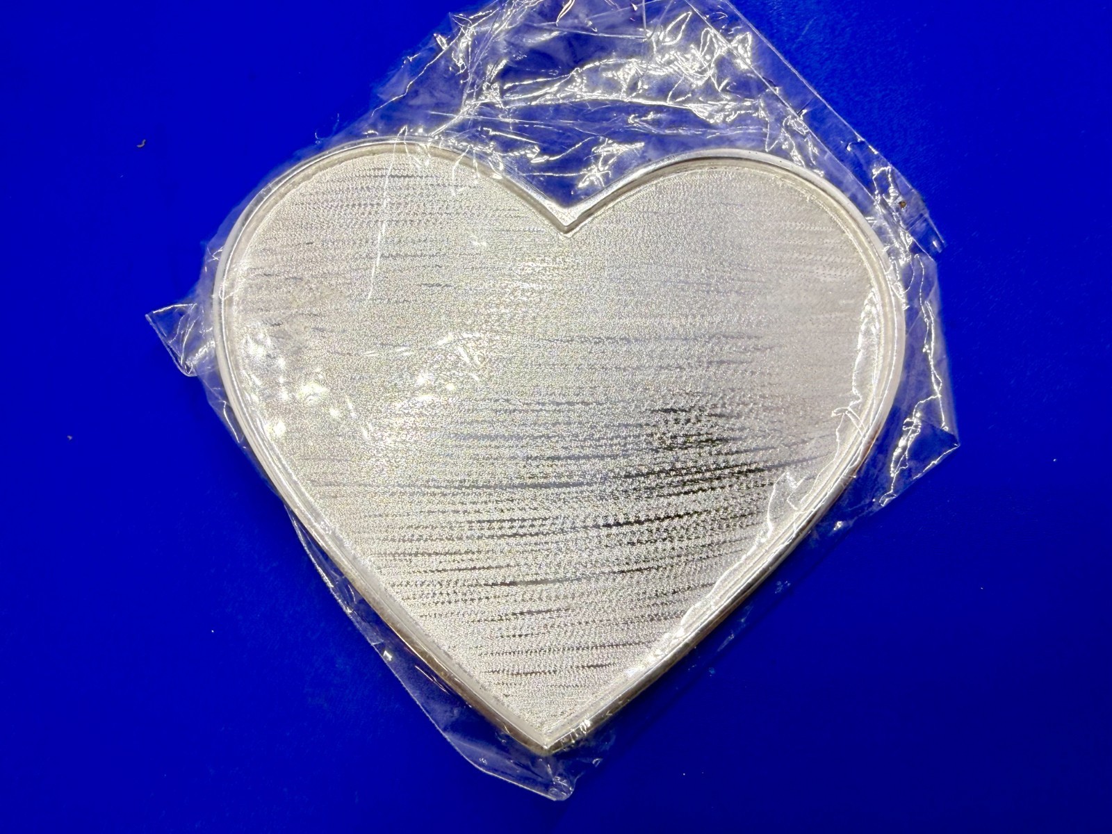Beautiful Heart Shaped Textured Silver Color Ladies Soaked Project Belt Buckle