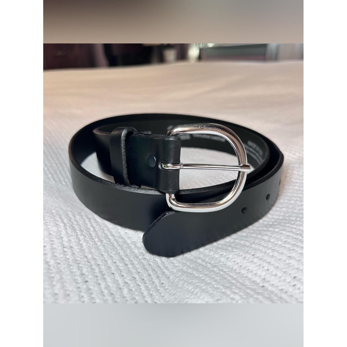 Tony Lama Men&rsquo;s 38 Smooth Black Leather Belt with Silver Buckle USA
