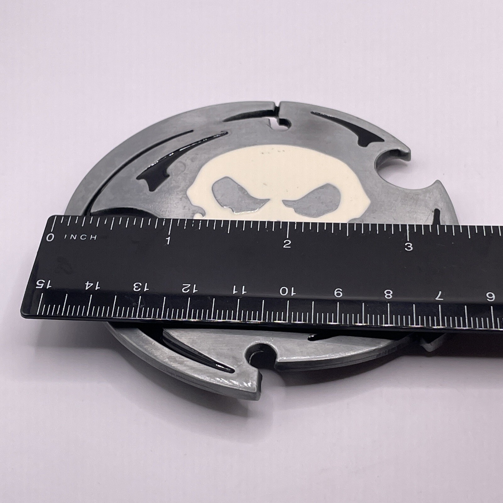 PUNISHER THROWING STAR BELT BUCKLE Silver Tone PEWTER Black And White Enamel