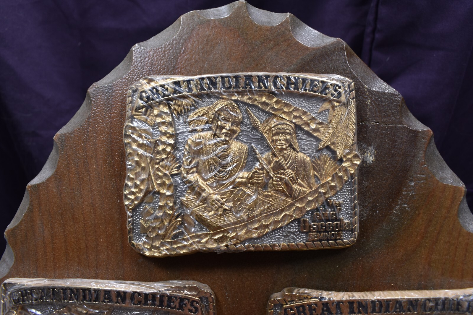 AWARD DESIGN MEDALS PRESENT 12 GREAT INDIAN CHIEFS GOLD SILVER PLATED ON STAND