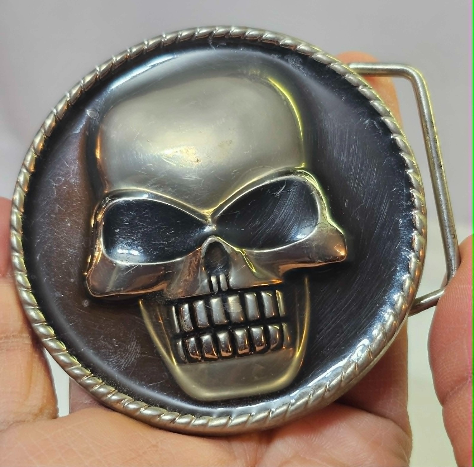 Skull Belt Buckle Round Silvertone Metal Biker halloween Italia Large Heavy- B2