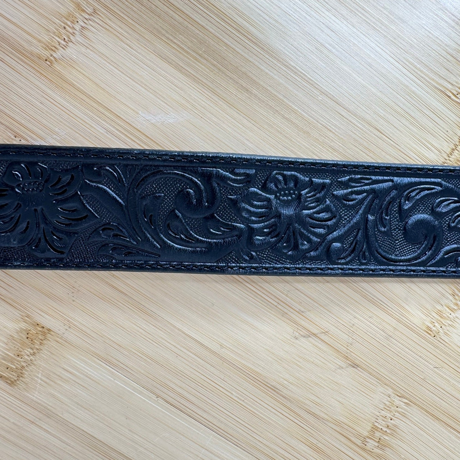 Vintage Justin Western Belt Longhorn Black Tooled Leather Gold Hued Stars Sz 40