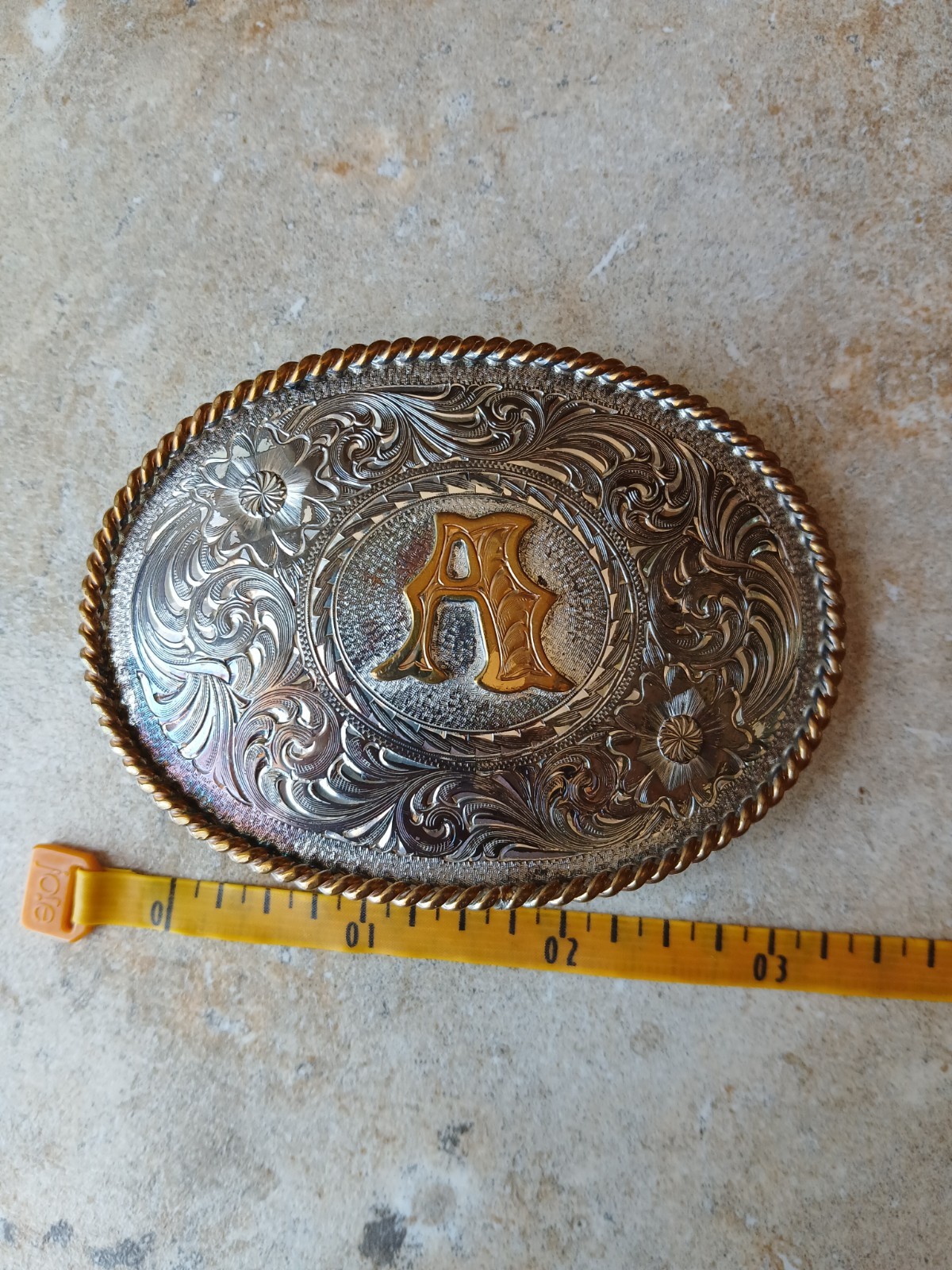 Montana Silversmiths Silver/Gold-Tone Oval Engraved « A » Western Belt Buckle