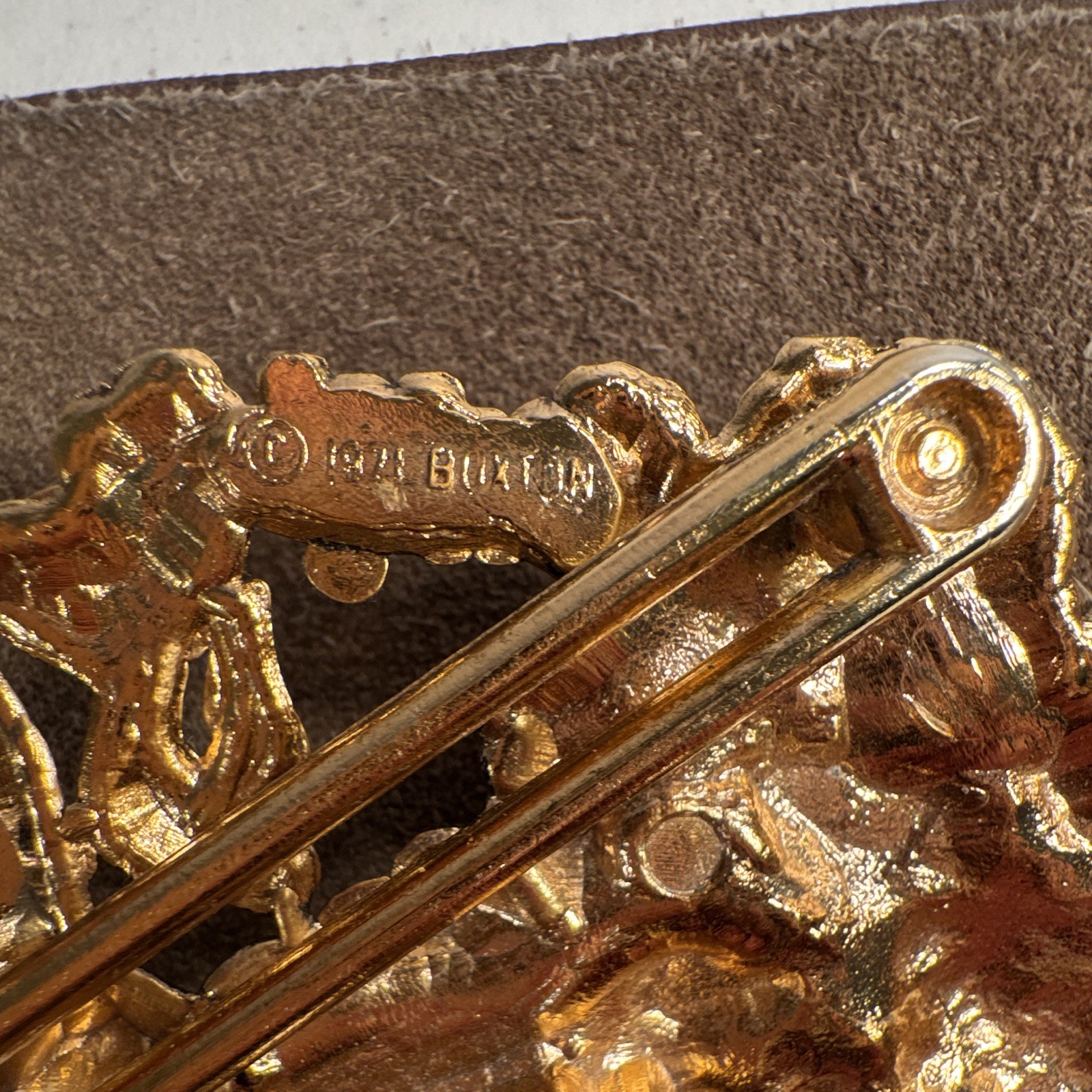 Gold Tone Lion & Floral Metal Bar Belt Buckle for Men, Fits 2 in Belt