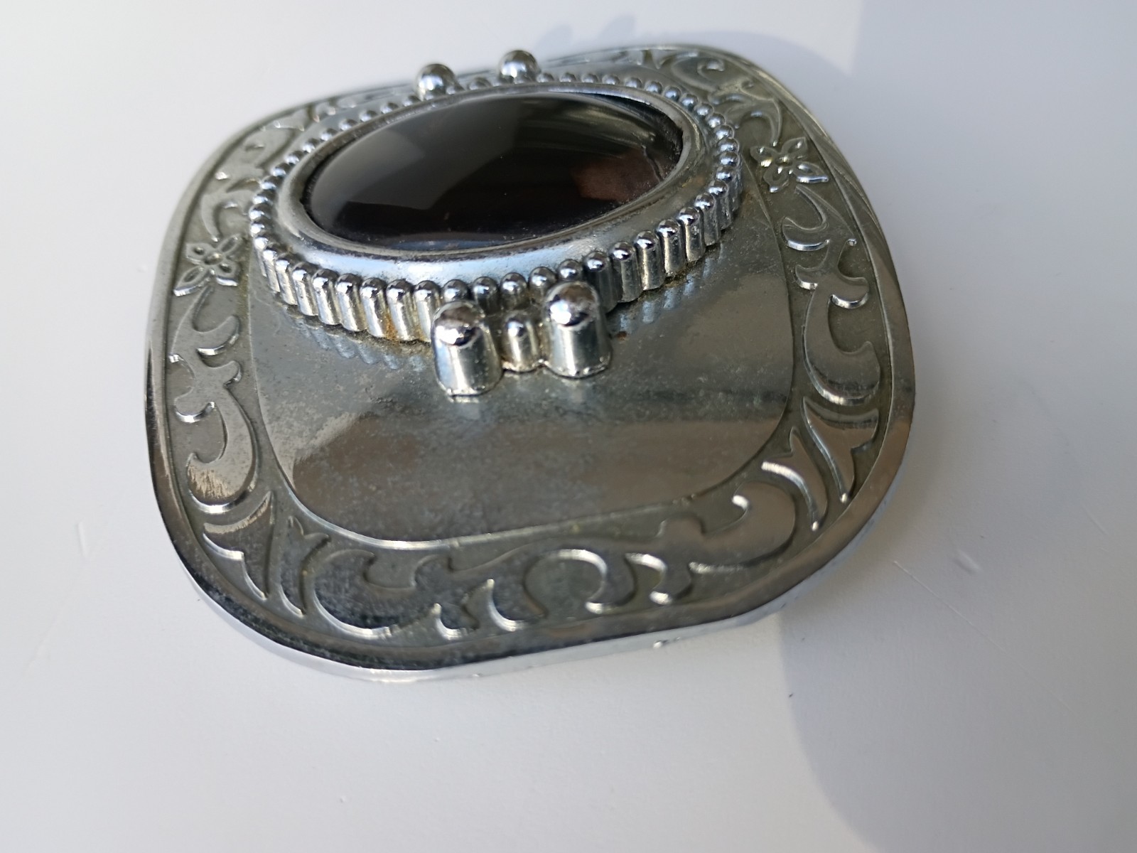 Vtg. Metal Belt Buckle With Black Center stone Floral Marked DD