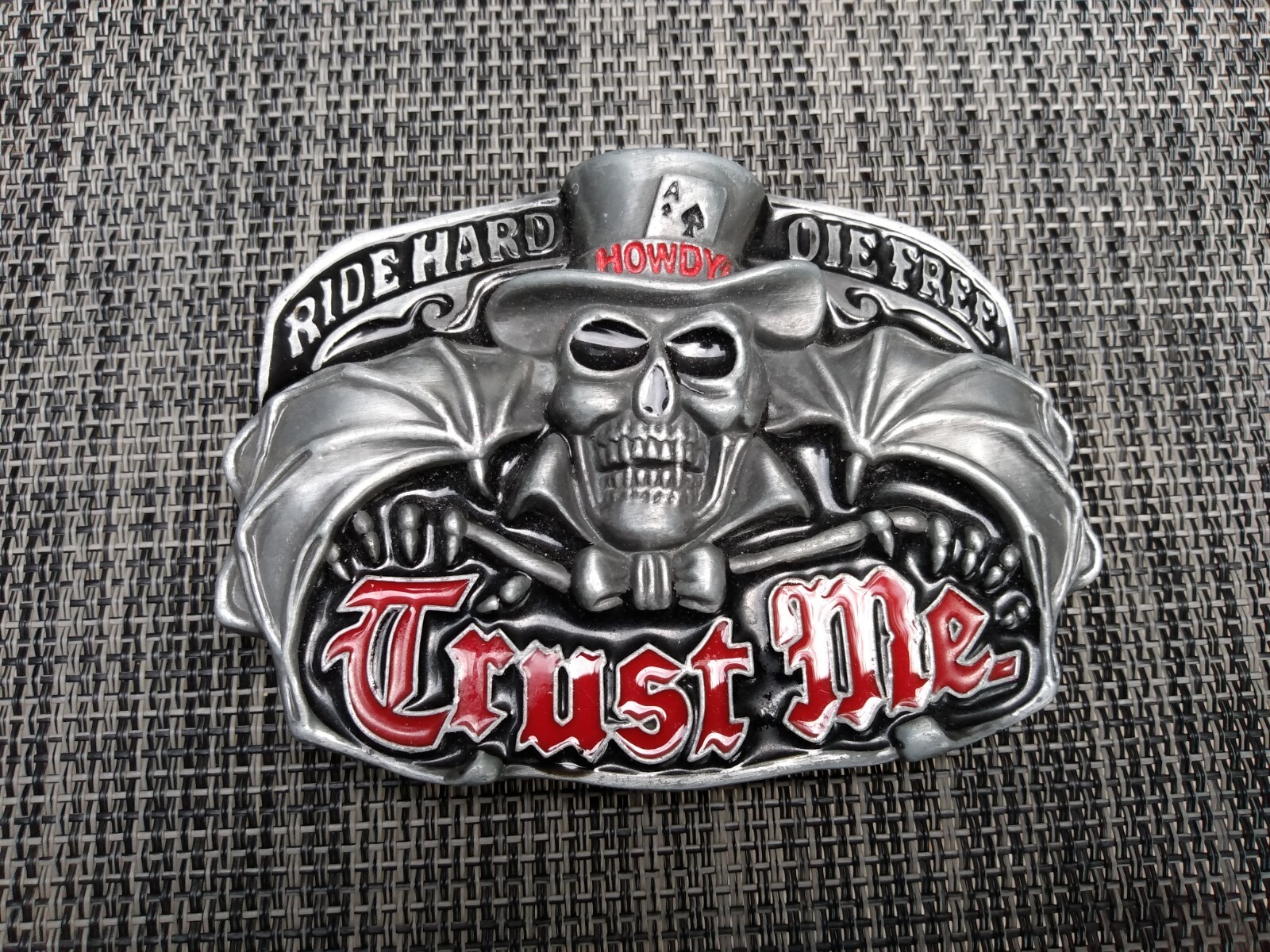 Biker Belt Buckle Rockabilly « Ride Hard Die Free » Skull Bat Wings Ace Howdy
