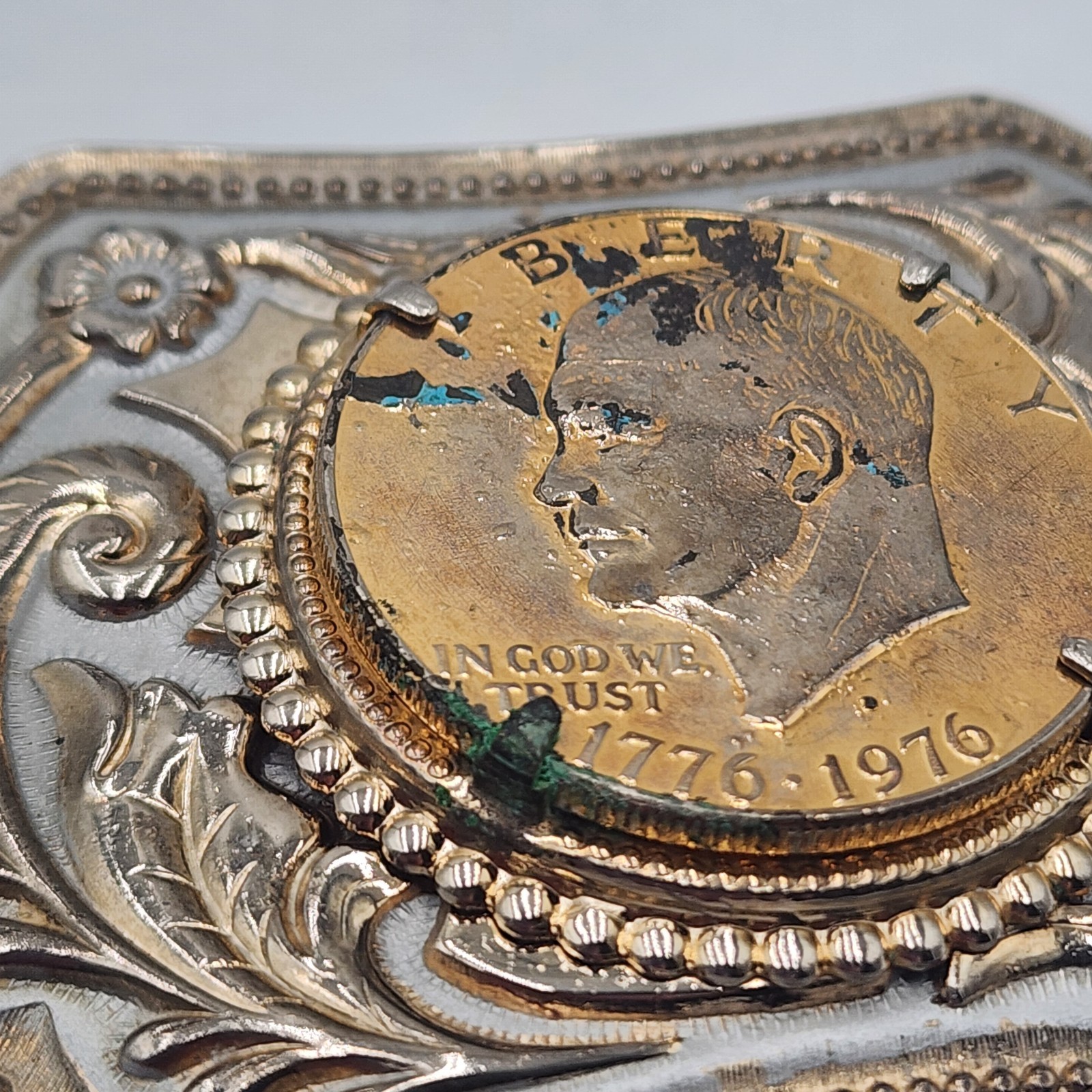 Vintage Eisenhower Dollar Belt Buckle 1776-1976 Bicentennial Gold Silver Tones