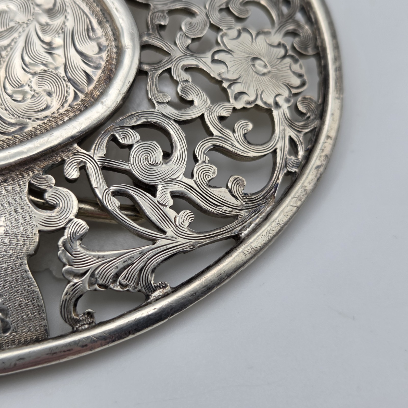 Men&rsquo;s Western Large Ornate Silver Overlay Belt Buckle With Copper Horse
