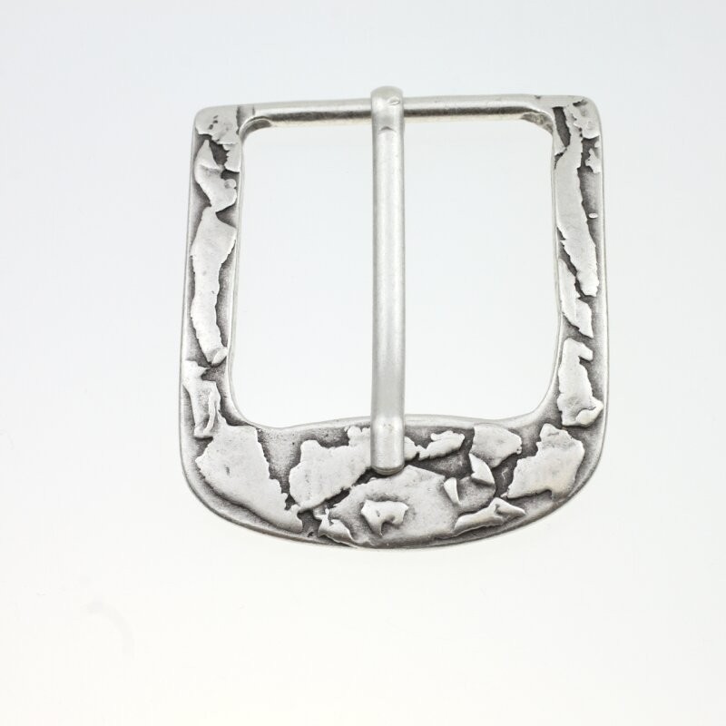 Pin Buckle Belt Buckle with Ornament – Classic Metal Design