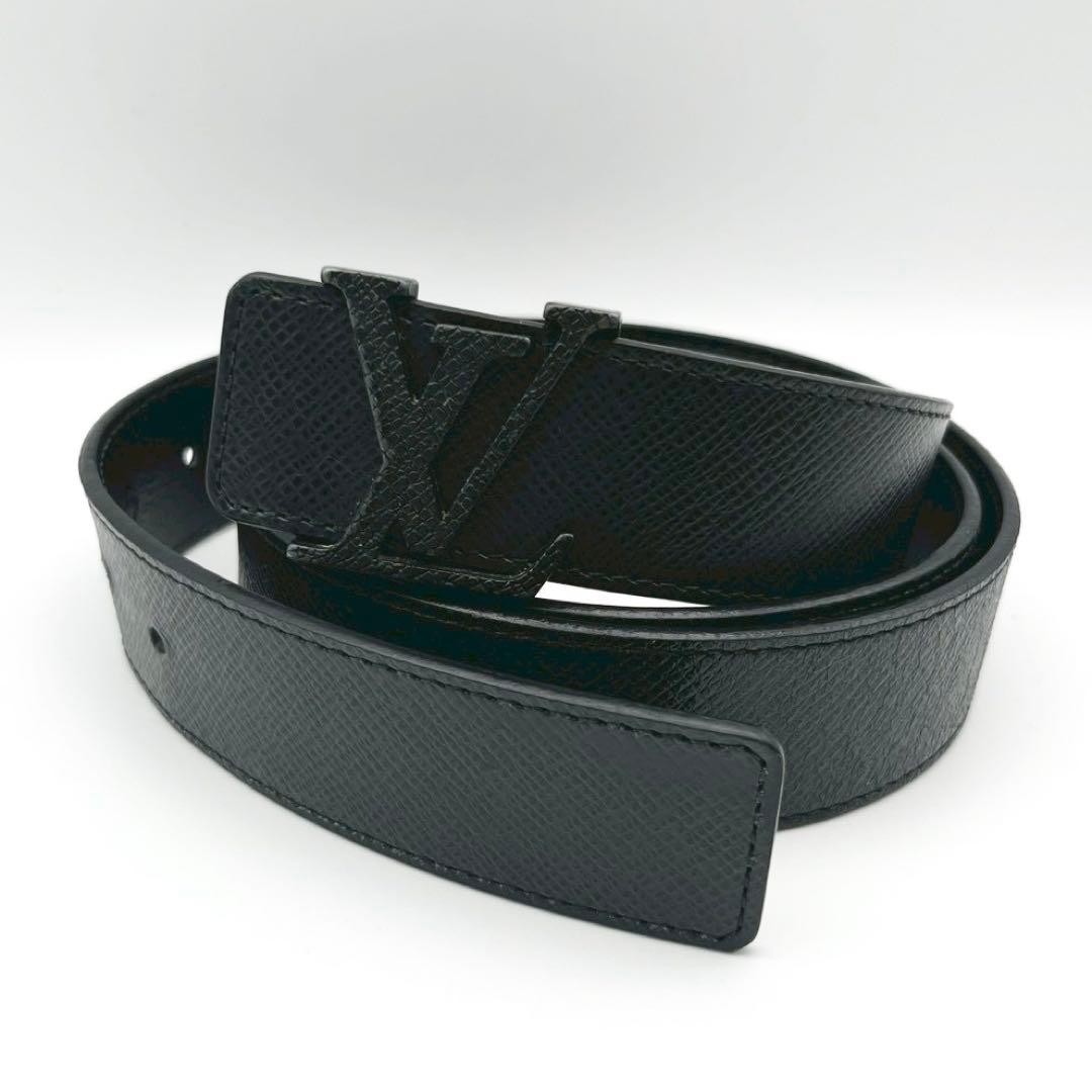 Louis Vuitton Pre-Owned Taiga Belt Leather M6897