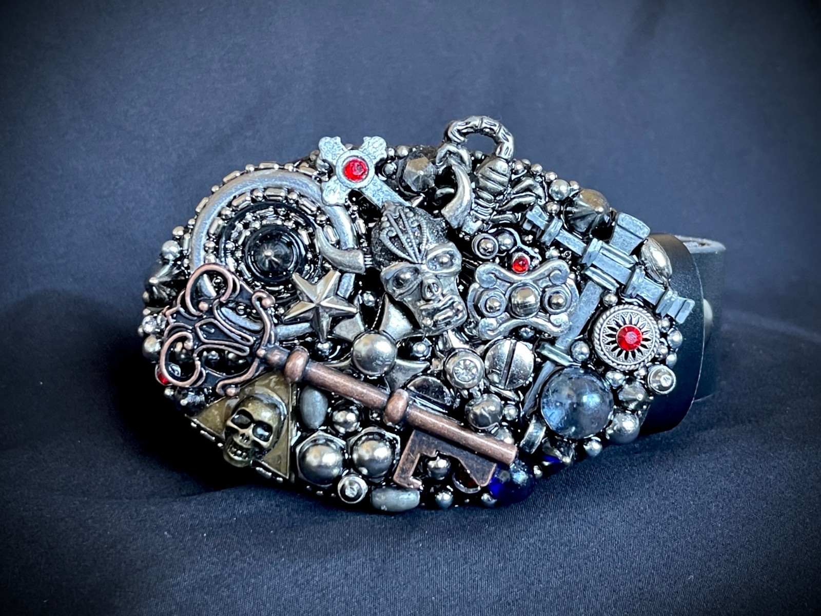 « Salvaged Kingdom » Ind. OOAK Mixed Metal Artisan Belt Buckle – Darren McNeese
