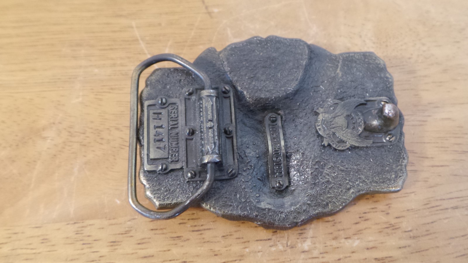 vtg THE GREAT AMERICAN BUCKLE CO Eagle America gun BELT BUCKLE —Live & Ride—