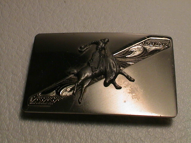 COWBOY ON BRONCING HORSE DIAGONAL STRIPE WESTERN THEME CHROME METAL BELT BUCKLE