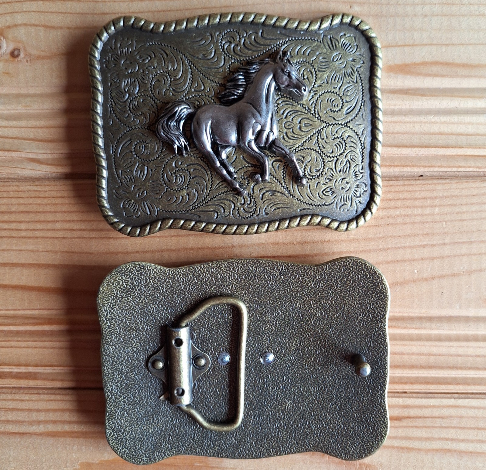 Horse rodeo western country belt buckle