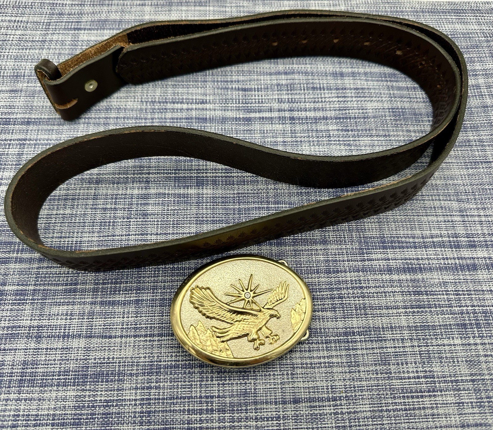 Vintage 80’s Gold Tone Soaring Eagle Cowboy Western Buckle w/ Leather Belt