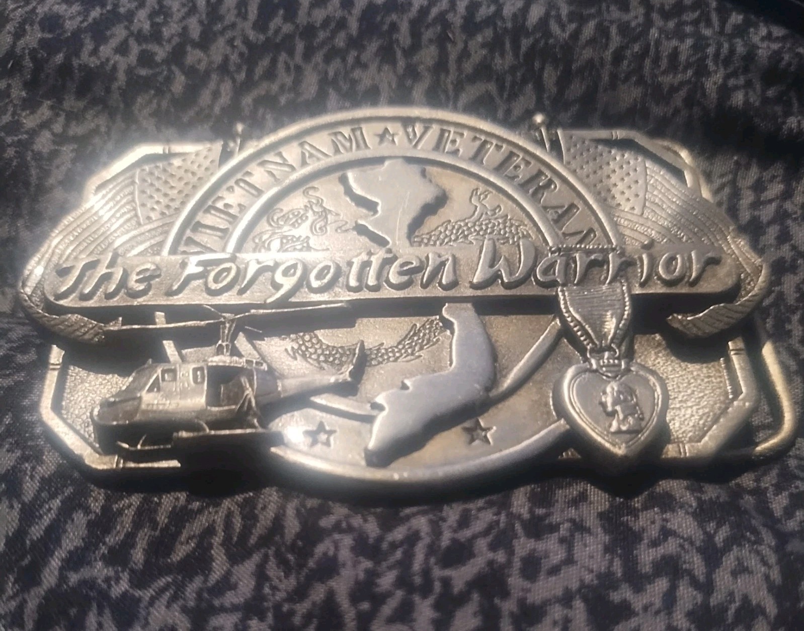 VTG Siskiyou Vietnam Veteran The Forgotten Warrior Huey Helicopter War Pewter