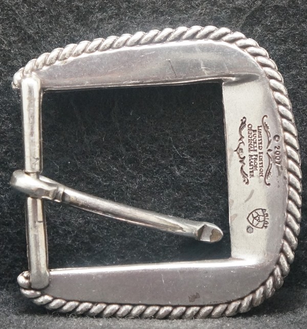 XE29142 VINTAGE 2007 ***ARIAT WESTERN TONGUE-TYPE FLORAL*** UNISEX BELT BUCKLE