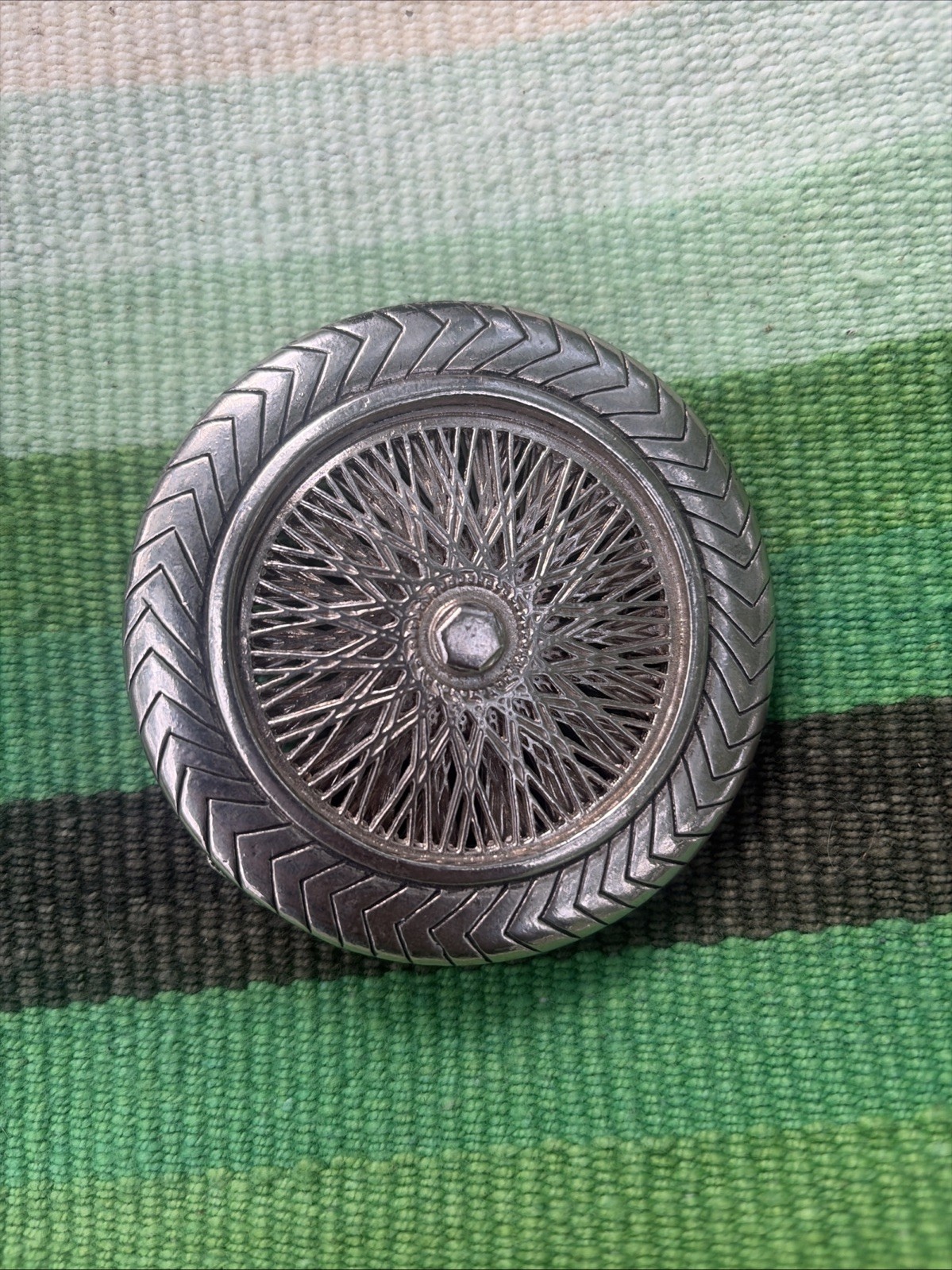 Vintage Y2K Silver Star 2004 Spinning Rim Belt Buckle Lowrider Dubs Made In USA